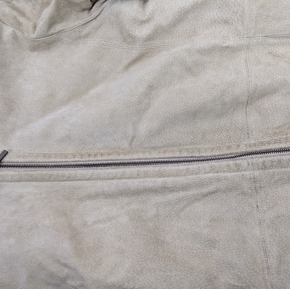 PRE -OWNED, ST JOHNS BAY WOMEN'S SUEDE LEATHER COAT, SIZE LARGE. - Picture 11 of 11